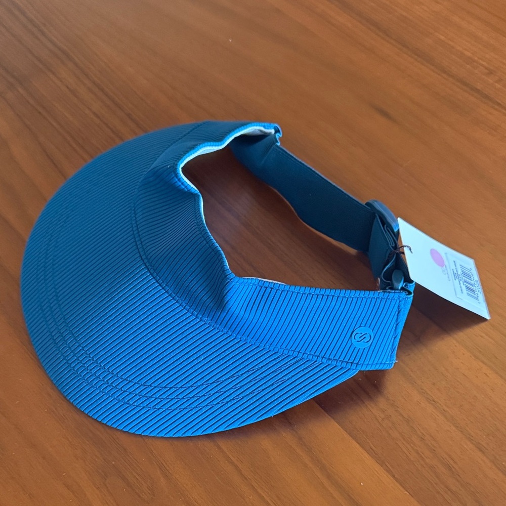 Calia Visor